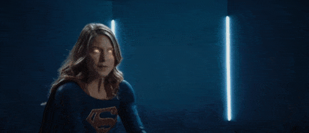 Supergirl em cena de teaser da segunda temporada da série (Foto: Divulgação/CW)