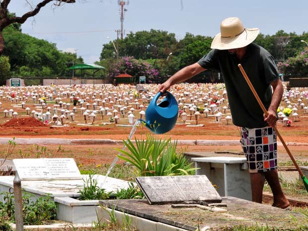 Cemitério Campo da Esperança da Asa Sul, em Brasília (Foto: Tony Winston/Agência Brasília)