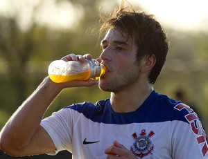 Lodeiro continua tratamento no pé e aguarda para estrear pelo Timão