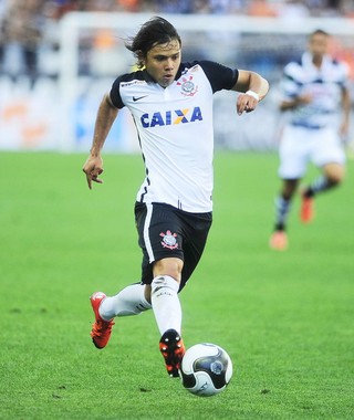 Em quatro jogos, Romero quase iguala número de gols de 2015 inteiro