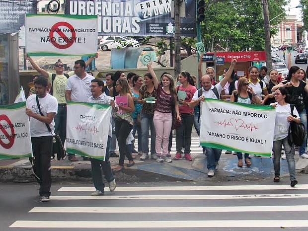 Manifestantes percorreram ruas do Centro de Manaus  (Foto: Divulgação)