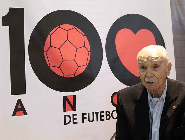 Fernando Botelho, primeiro goleiro do profissional do flamengo, 99 anos (Foto: Fernando Azevedo)