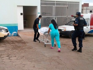 Criança morreu após acidente com saco de cimento (Foto: Felipe Luiz/ Blog do Sigi Vilares)