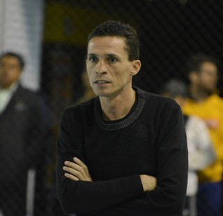 Willer Fernandes técnico Grêmio Mogi futsal (Foto: Cairo Oliveira)