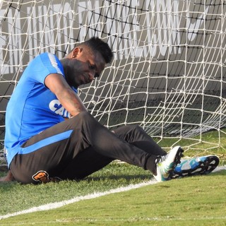 Corinthians desmente devolução de Willians, que segue sem espaço