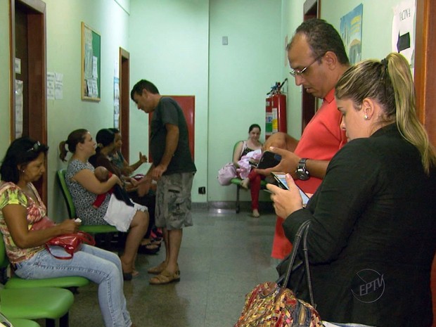 Postos de Saúde estão sem vacina antirrábica na região (Foto: Reprodução EPTV) Postos de Saúde estão sem vacina antirrábica na região (Foto: Reprodução EPTV)