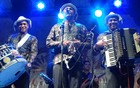 Trio de forró  esquenta noite de festa  (Luna Markman/G1)