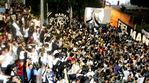 Torcida do Corinthians em Manaus (Foto: Mônica Dias/GLOBOESPORTE.COM)