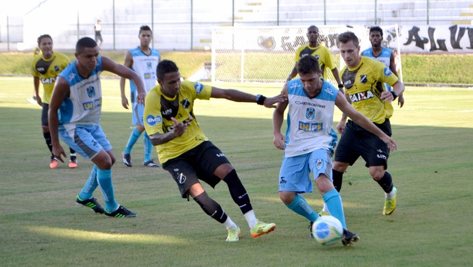 ABC x CSP - jogo-treino (Foto: Jocaff Souza/GloboEsporte.com) ABC x CSP - jogo-treino (Foto: Jocaff Souza/GloboEsporte.com)