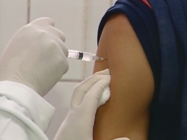 Vacinação é importante para manter a caderneta atualizada e evitar doenças (Foto: Reprodução TV Tem)