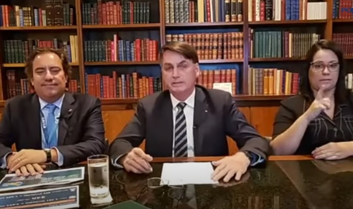 Sil Ncio De Bolsonaro Sobre Ass Dio E Demora Em Demitir Presidente Da Caixa Constrangem Governo