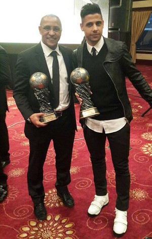 Cicinho e Roberto Carlos, na premiação do Campeonato Turco (Foto: Divulgação)