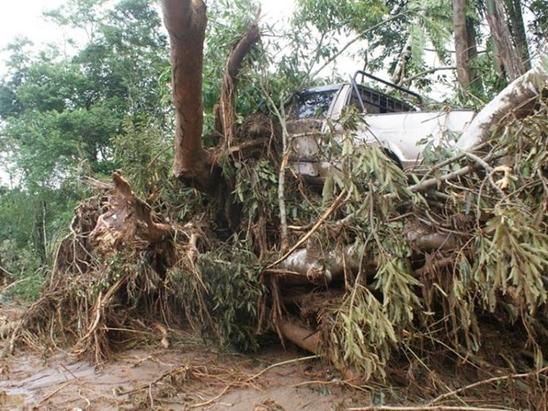 Situação de Itaóca, no Vale do Ribeira, após temporal (Foto: Gilmar dos Santos Araujo/VC no G1)