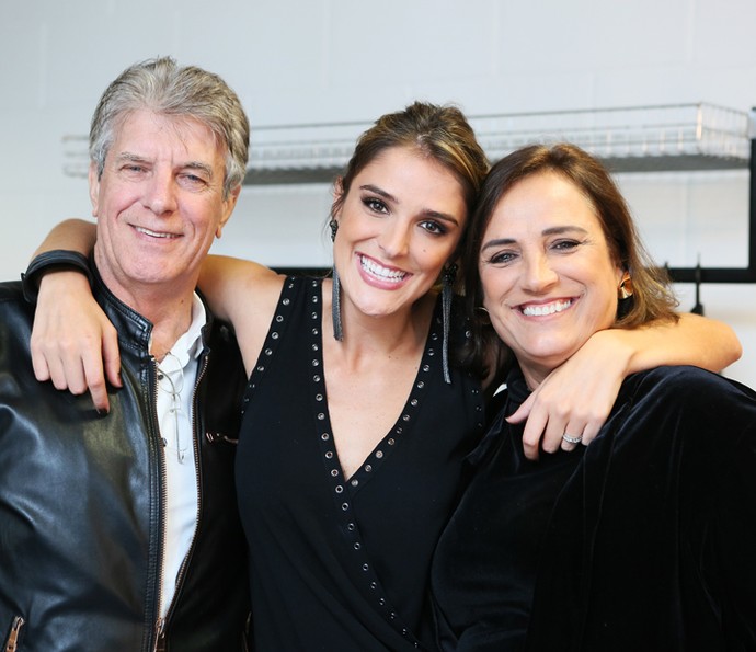 Rafa Brites com os pais nos bastidores do SuperStar (Foto: Isabella Pinheiro / Gshow)