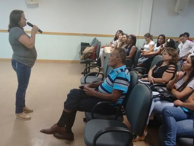 Assistência aos Doentes Renais e Transplantados (AADORT) de Valadares promove palestras no shopping da cidade. (Foto: Diego Souza/G1)