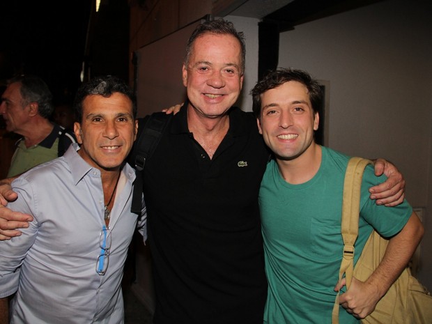  Eri Johnson, Luiz Fernando Guimarães e Gregório Duvivier em teatro no Rio (Foto: Rogério Fidalgo/ Ag. News)