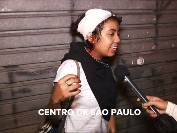 Jovem ferida na cabeça em manifestação no Centro de SP (Foto: Reprodução: TV Globo)