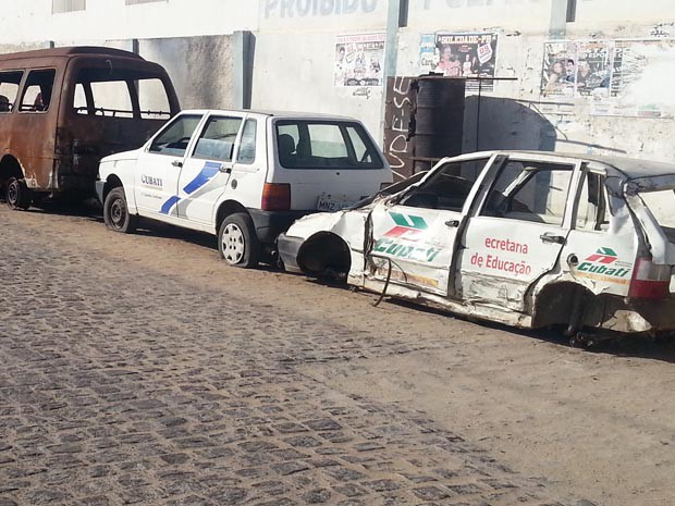 Veículos sucateados foram encontrados em galpão na cidade de Cubati (Foto: Divulgação/PMC)