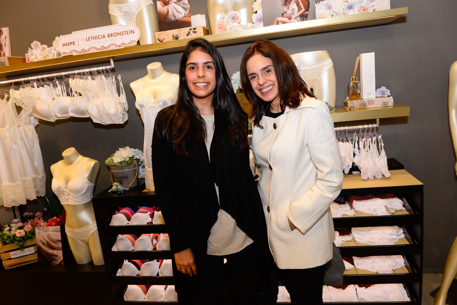 Lethicia Bronstein Lan A Cole O De Lingerie Para Noivas A Hope