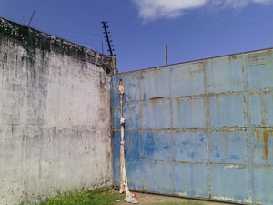 G1 Onze presos pulam muro e fogem de presídio por meio de túnel no