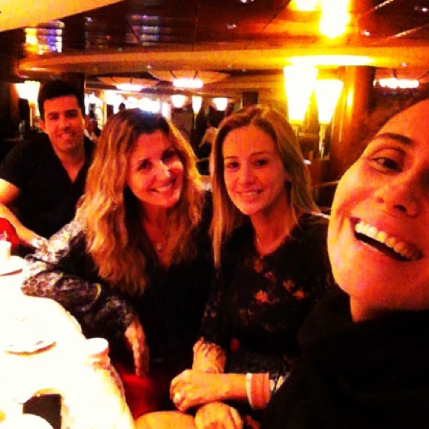 Giovanna Antonelli e amigos (Foto: Reprodução/Instagram)