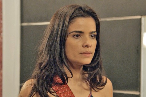 Novela A Regra do Jogo: Tóia (Vanessa Giácomo) é herdeira de uma