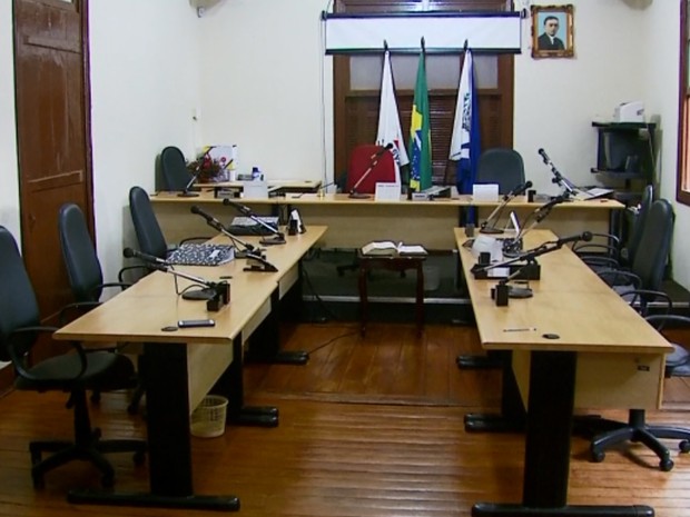 Na contramão do Executivo, vereadores aprovaram reajuste de salário em Delfinópolis (Foto: Reprodução EPTV)