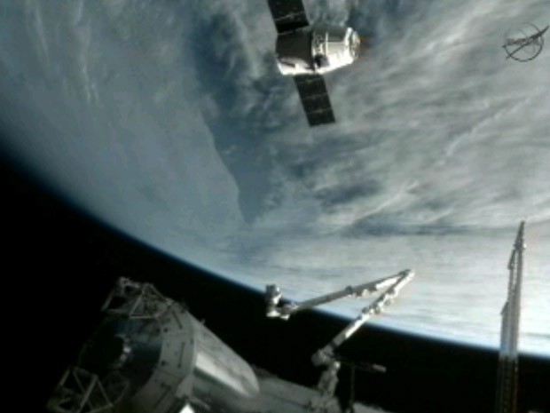 Aproximação da Dragon à ISS (Foto: Nasa/SpaceX/Divulgação)