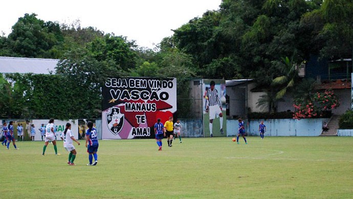 Placa homenagem ao Vasco, em Manaus (Foto: Isabella Pina)