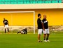 "Professor" Zico dá primeiros passos para popularizar futebol na Índia
