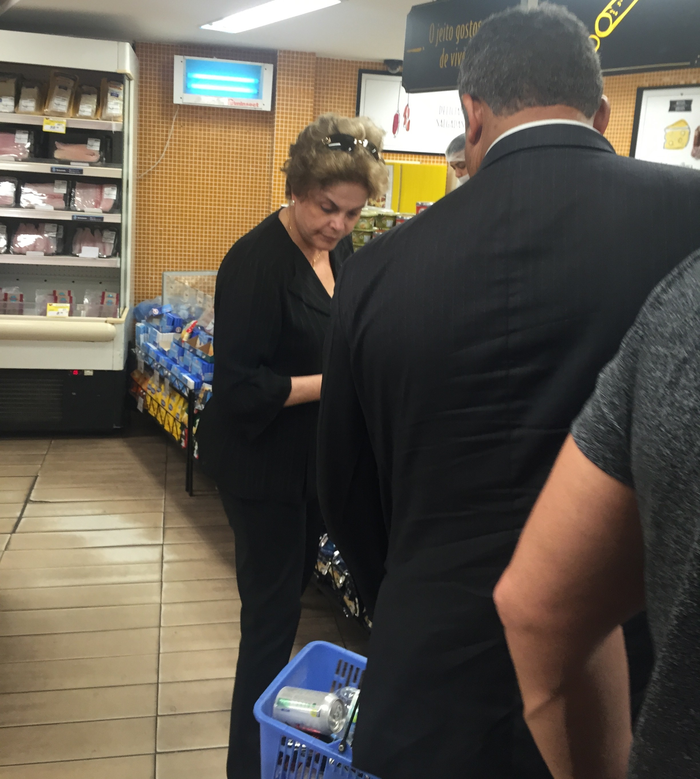 Dilma no supermercado em Ipanema