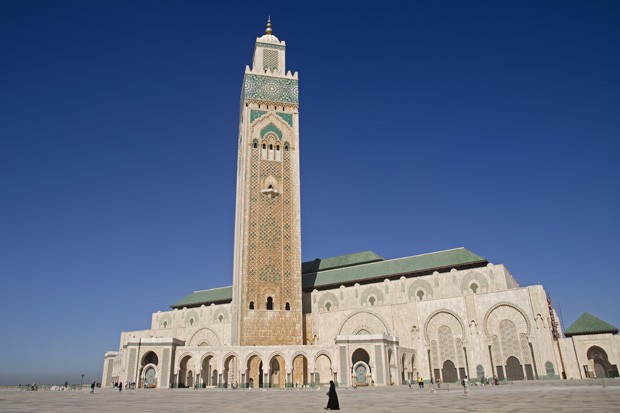 A esplanada da mesquita Hassan pode comportar 80 mil fiéis; o interior do templo alberga 25 mil pessoas.  (Foto: © Haroldo Castro/ÉPOCA)