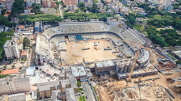 Obras na Arena da Baixada, estádio do Atlético-PR, em 18 de abril (Foto: Site oficial do Atlético-PR/Divulgação)