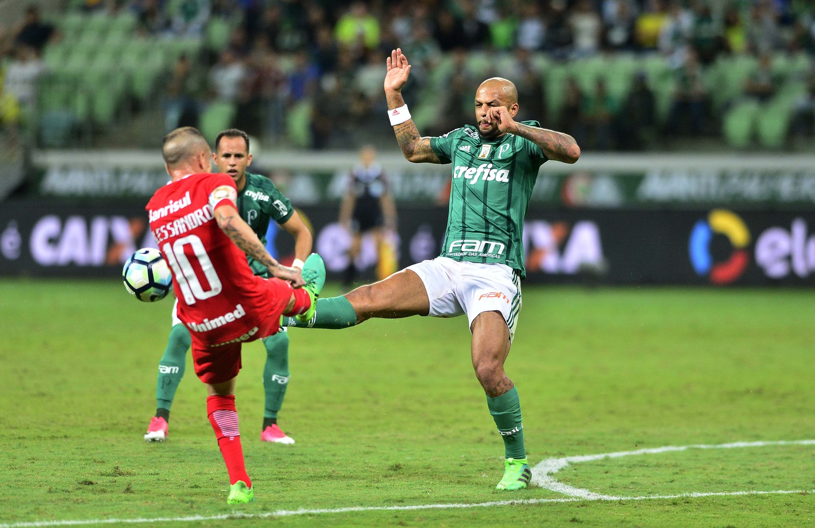 D’Ale e Felipe Melo trocam só gentilezas no grande encontro