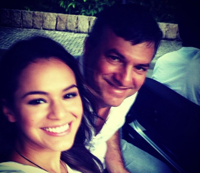 Muito amor envolvido! Bruna Marquezine e o pai (Foto: TV Globo)