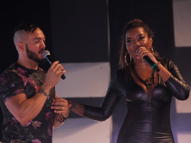 Belo e Ludmilla em show na Zona Oeste do Rio (Foto: Rodrigo dos Anjos/ Ag. News)
