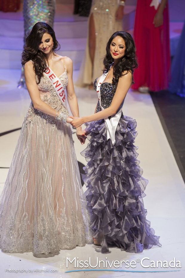 Após recontagem,  Riza Santos (à direita) foi declarada vencedora (Foto: Allumski Photography/Reuters)