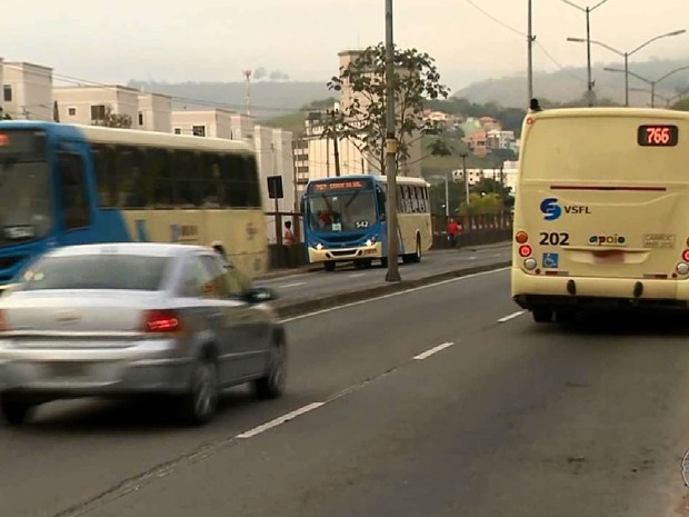 Jovem não consegue denunicar assédio em ônibus em Juiz de Fora (Foto: reprodução/TV Integração)