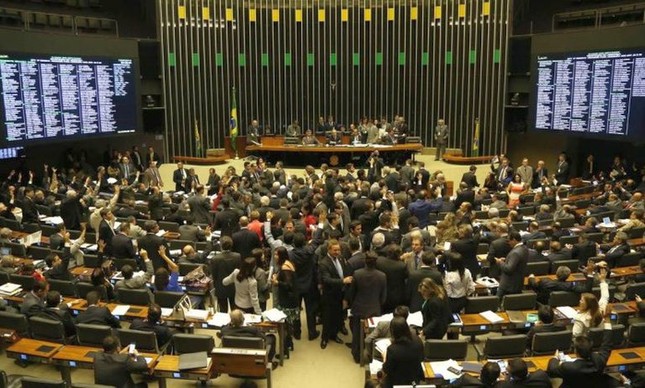 Plenário da Câmara nesta terça-feira (Foto: Ailton de Freitas / Agência O Globo)