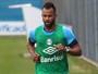 Santa Cruz confirma interesse em Fernandinho, atacante do Grêmio