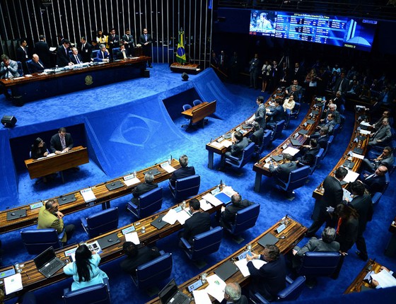 Senado vota sobre decisão de manter ou liberar Delcídio do Amaral (PT-MS) da prisão (Foto: Wilson Dias / Agência Brasil) Senado vota sobre decisão de manter ou liberar Delcídio do Amaral (PT-MS) da prisão (Foto: Wilson Dias / Agência Brasil)