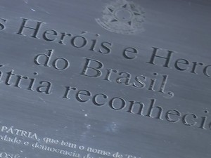 heróis heróinas livro pátria Brizola (Foto: Reprodução/RBS TV)