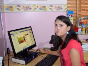 Estudante de Campinas Amanda Novo Nascimento, autora do livro Como é ter Síndrome de Moebius? (Foto: Regina Santomauro/ G1 Campinas)