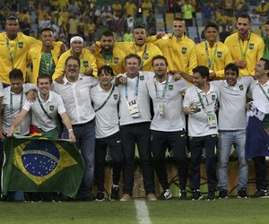 Brasil ouro futebol Maracanã (Foto: Reuters) Brasil ouro futebol Maracanã (Foto: Reuters)