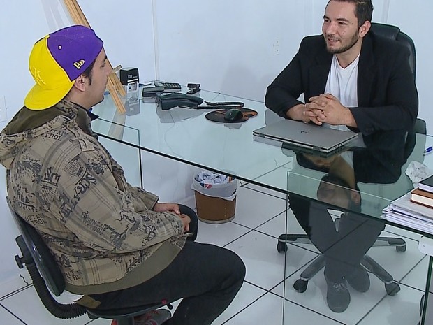 &quot;Foram entrevistas após entrevistas&quot;, conta Guilherme (Foto: Reprodução/RBS TV)
