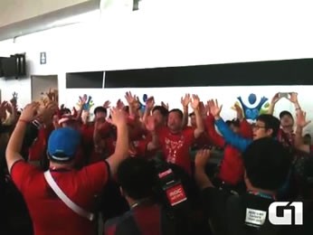 Torcedores da Coreia do Sul chegam a Cuiabá e fazem festa em aeroporto (Foto: G1MT)