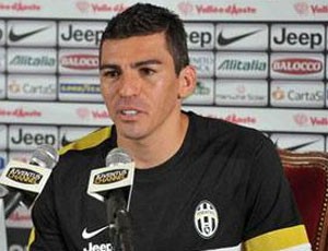 Lucio entrevista no Juventus (Foto: Site oficial do Juventus)