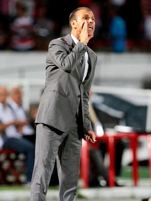 Milton Mendes Santa Cruz (Foto: Marlon Costa / Pernambuco Press)