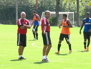 Marcelo Buarque e Jayme de Almeida no treino do Flamengo (Foto: Thales Soares)