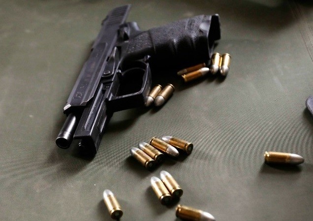 Homem Morre Ao Fazer Selfie Segurando Arma Pagenotfound O Globo Baixar 7.386.511 homens imagens e fotos. blogs o globo